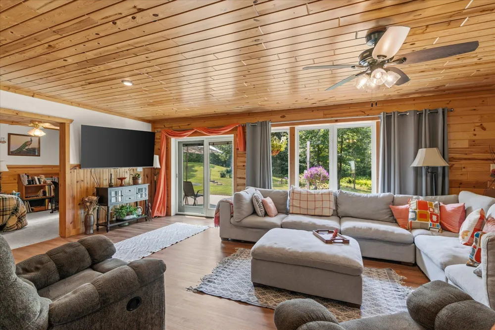 25256 Groningen Road Sandstone, MN 55072