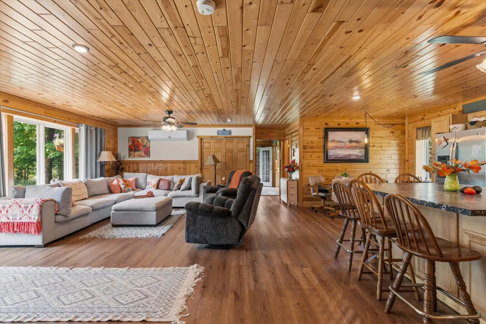 25256 Groningen Road Sandstone, MN 55072