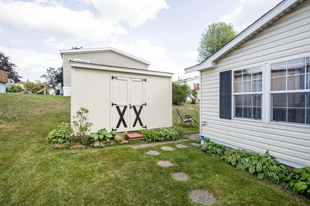1390 Birchview Drive Maplewood, MN 55119