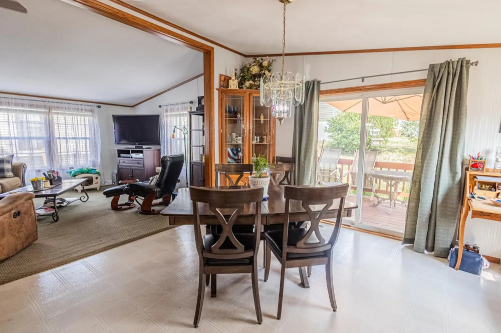 1390 Birchview Drive Maplewood, MN 55119