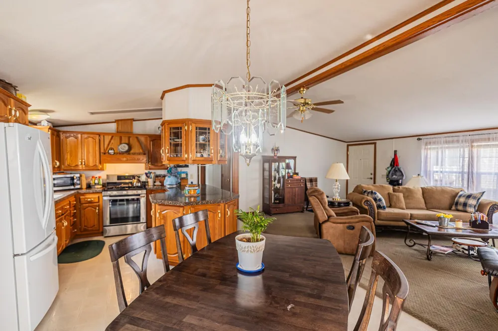 1390 Birchview Drive Maplewood, MN 55119