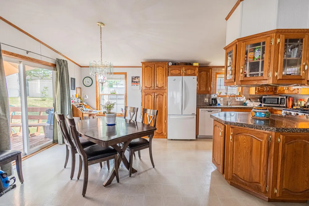 1390 Birchview Drive Maplewood, MN 55119
