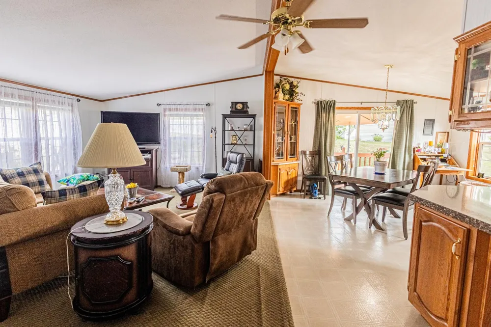 1390 Birchview Drive Maplewood, MN 55119