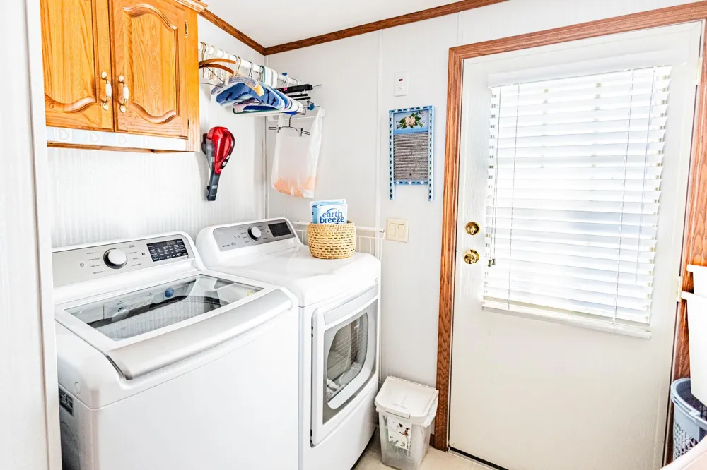 1390 Birchview Drive Maplewood, MN 55119