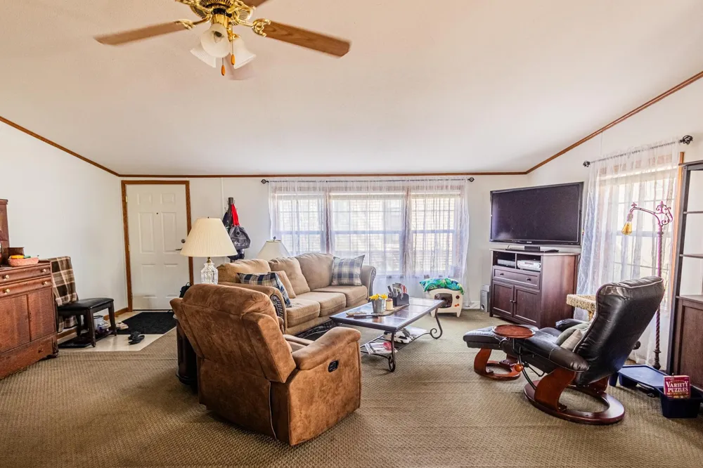1390 Birchview Drive Maplewood, MN 55119