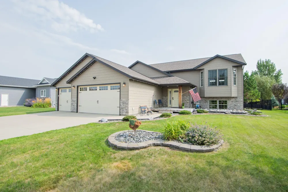 2304 36th Street S Moorhead, MN 56560