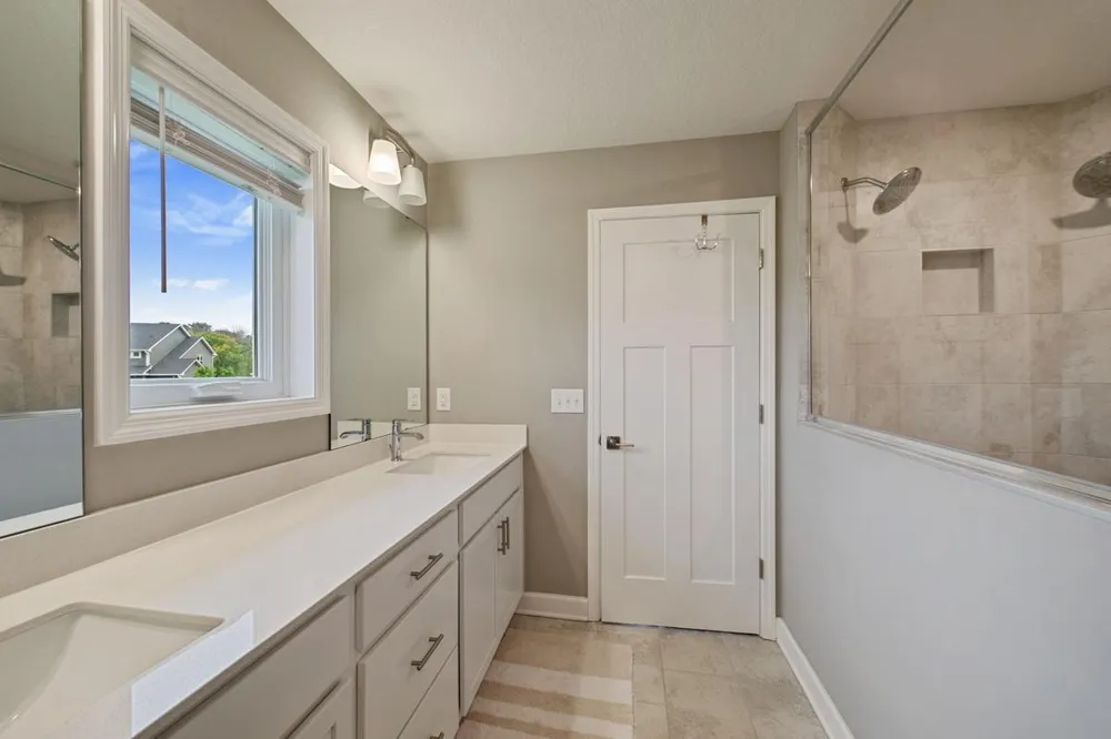 6368 Apple Court Inver Grove Heights, MN 55077