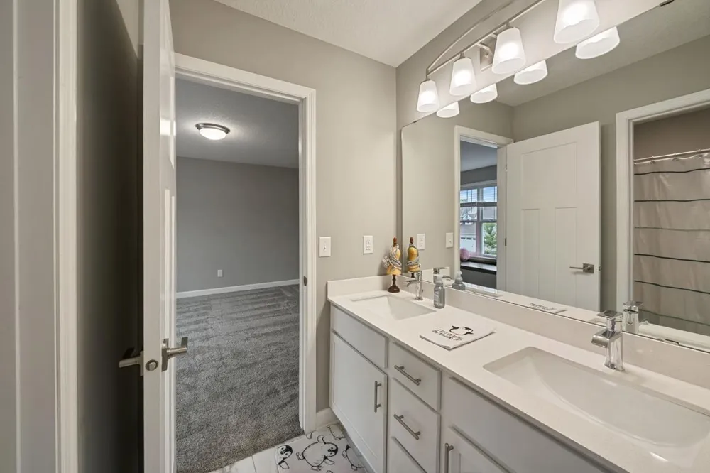 6368 Apple Court Inver Grove Heights, MN 55077
