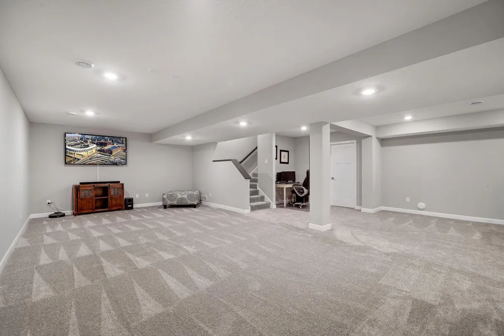 6368 Apple Court Inver Grove Heights, MN 55077