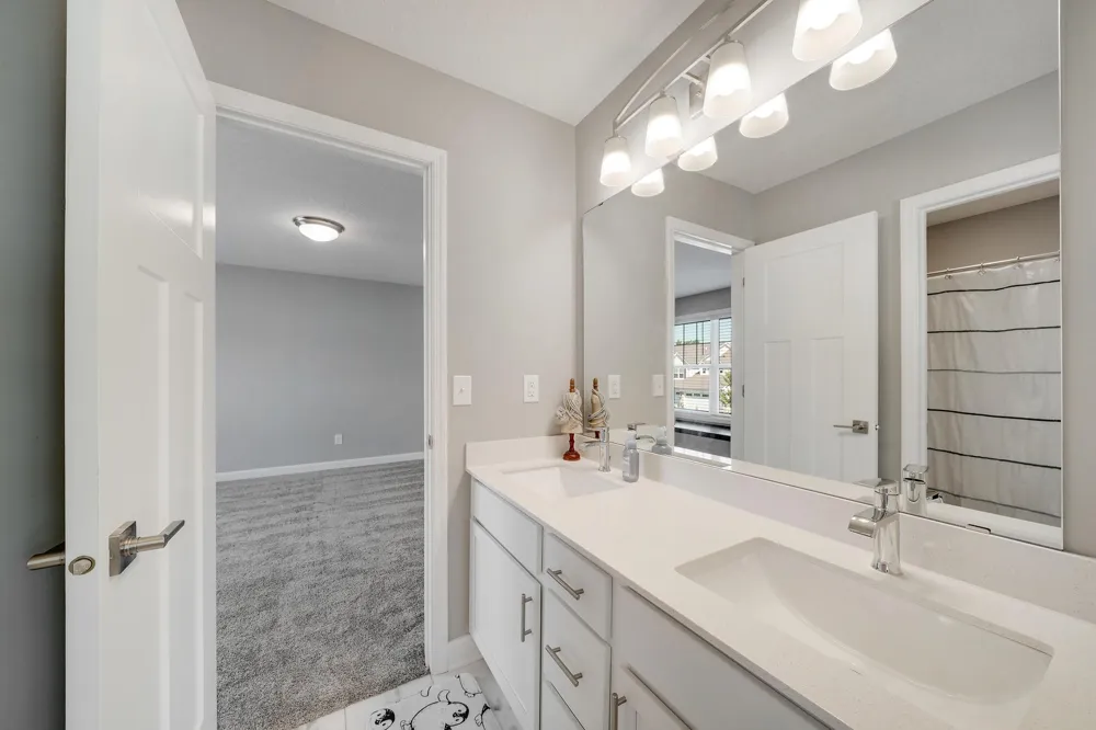 6368 Apple Court Inver Grove Heights, MN 55077