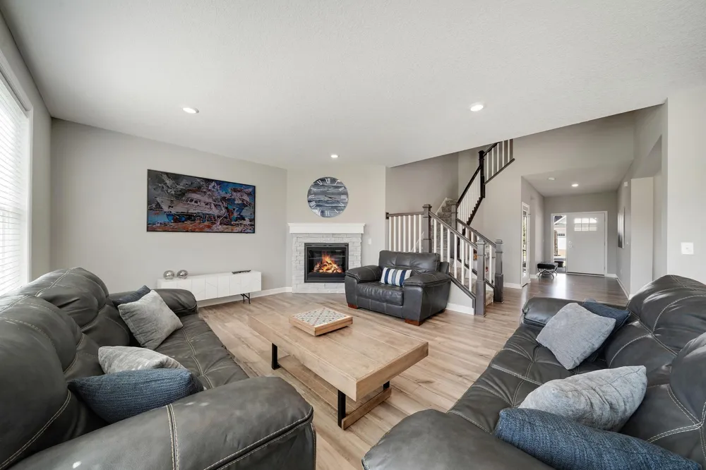 6368 Apple Court Inver Grove Heights, MN 55077