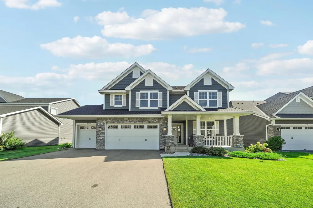 6368 Apple Court Inver Grove Heights, MN 55077