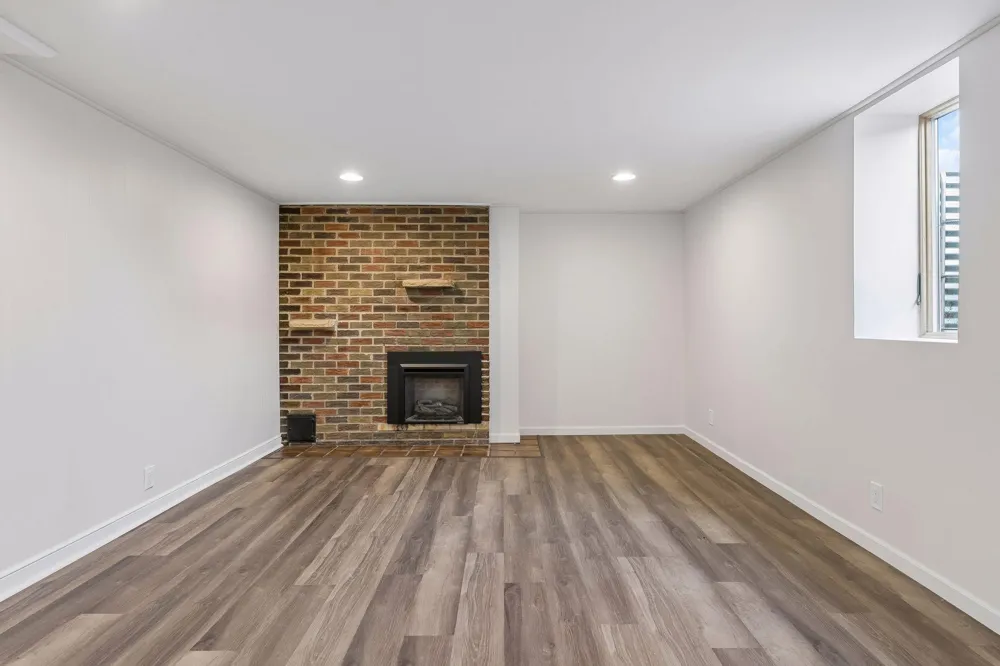 1432 County Road B West W Roseville, MN 55113