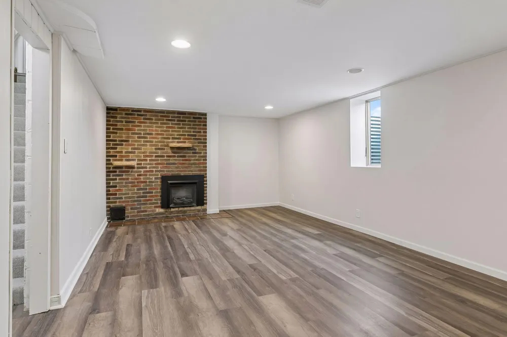 1432 County Road B West W Roseville, MN 55113
