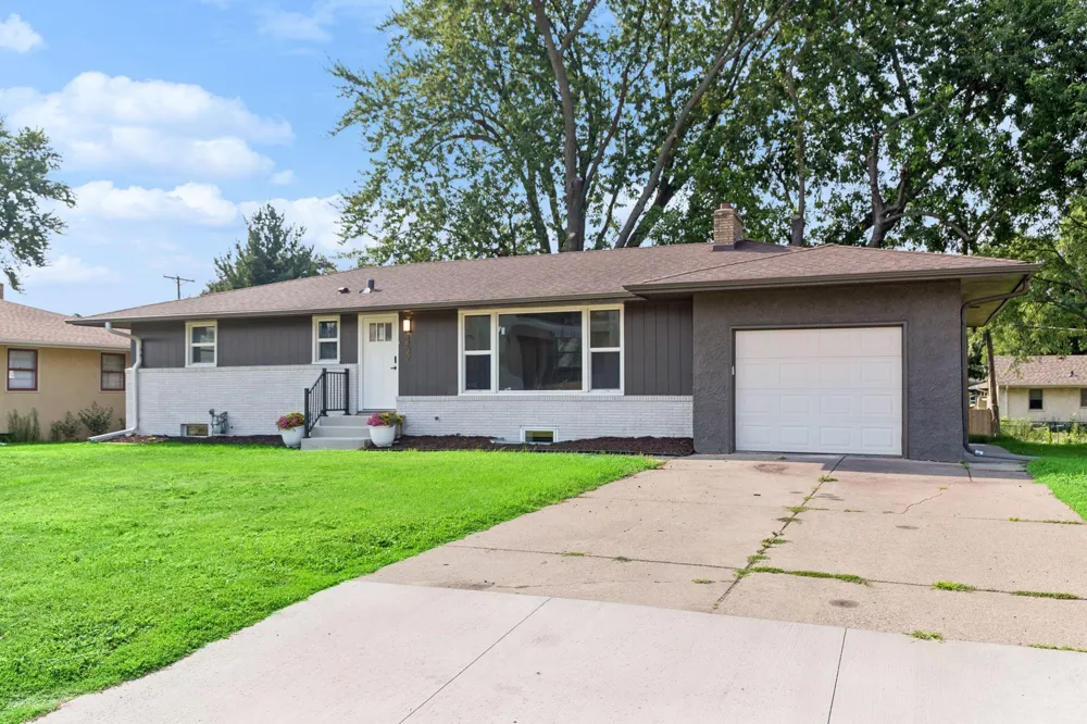 1432 County Road B West W Roseville, MN 55113