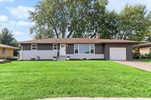 1432 County Road B West W