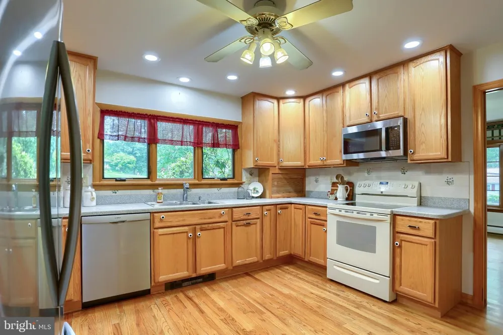 480 SAINT JOHNS DRIVE Camp Hill, PA 17011