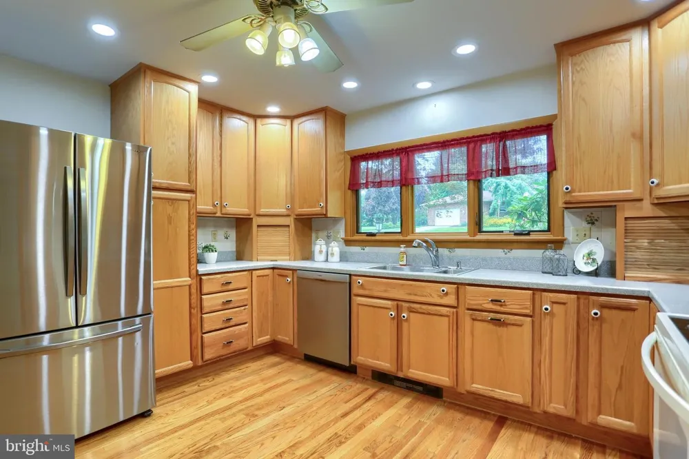 480 SAINT JOHNS DRIVE Camp Hill, PA 17011