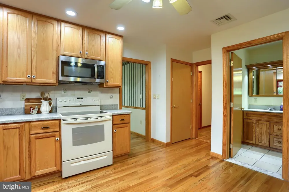 480 SAINT JOHNS DRIVE Camp Hill, PA 17011