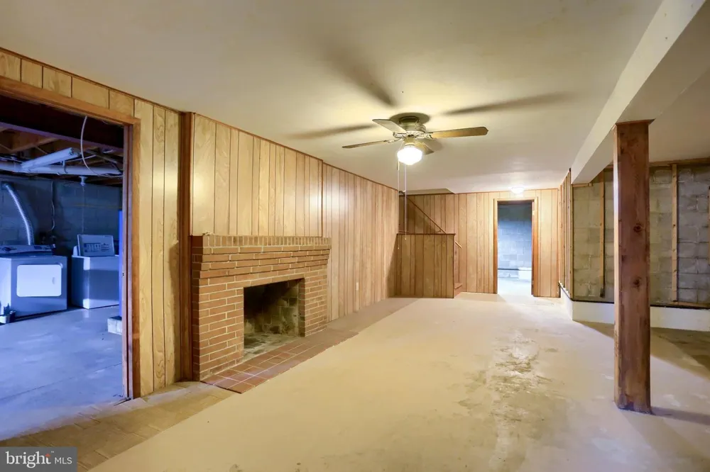 480 SAINT JOHNS DRIVE Camp Hill, PA 17011