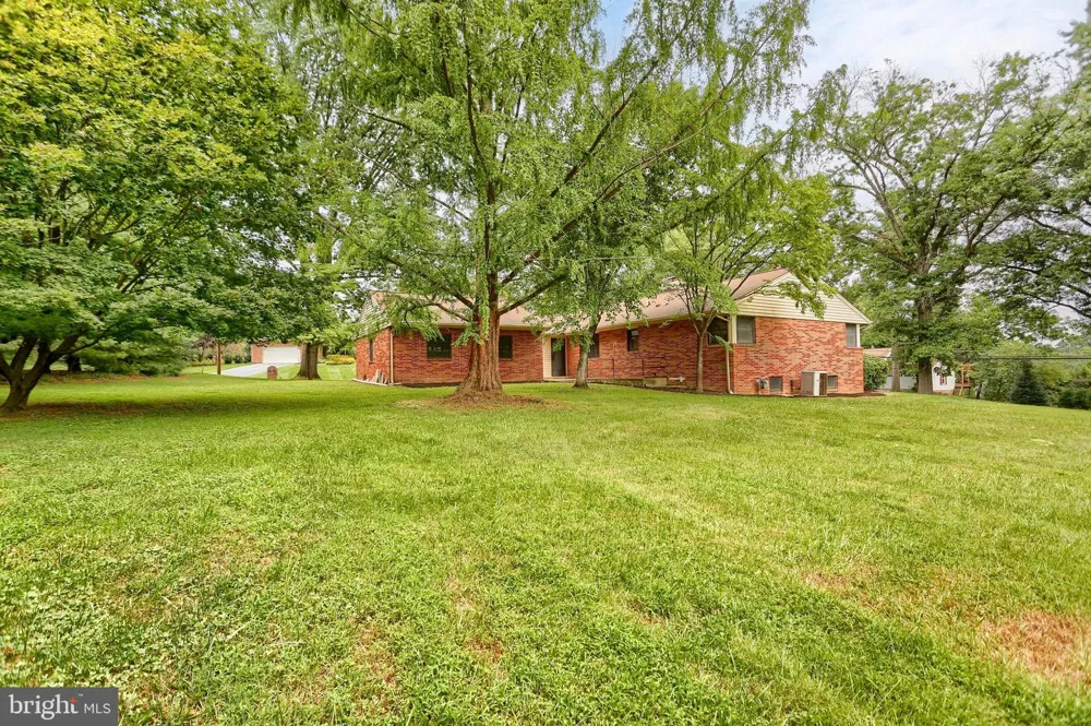 480 SAINT JOHNS DRIVE Camp Hill, PA 17011