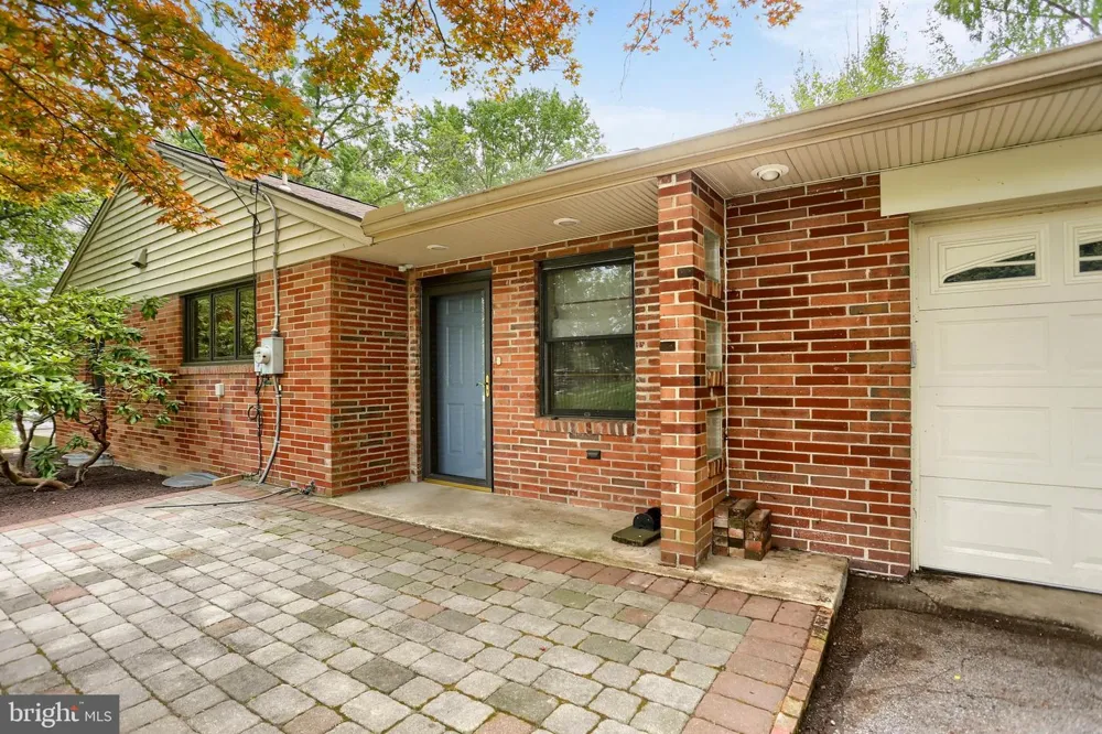 480 SAINT JOHNS DRIVE Camp Hill, PA 17011