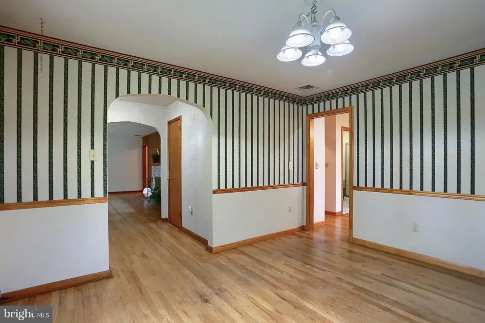 480 SAINT JOHNS DRIVE Camp Hill, PA 17011