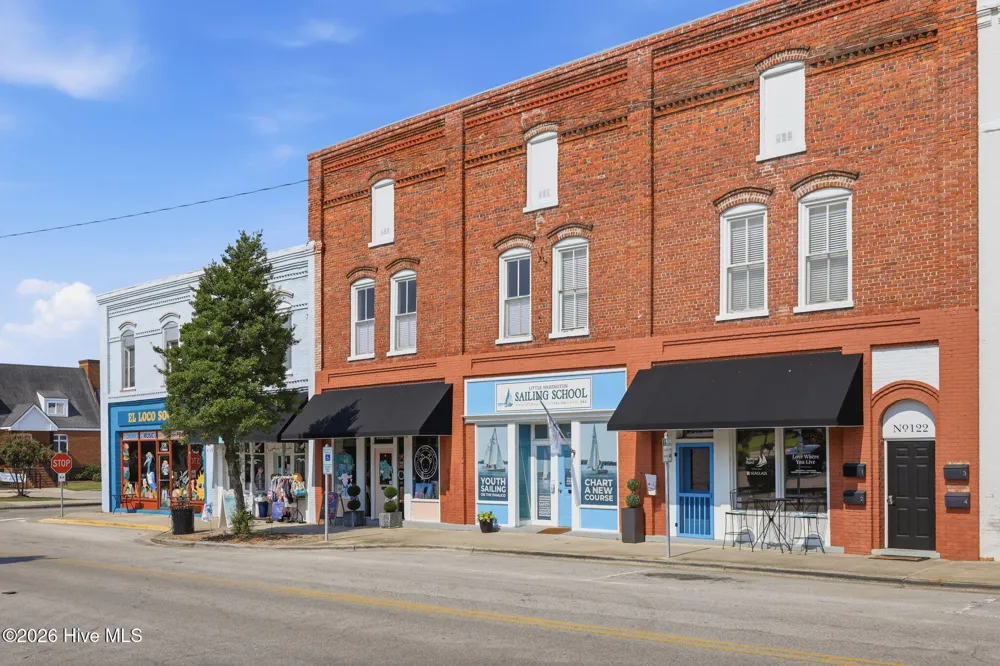 122 S Market Street #1 Washington, NC 27889