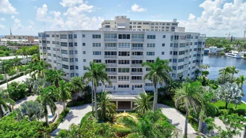 1000 LOWRY STREET #1F