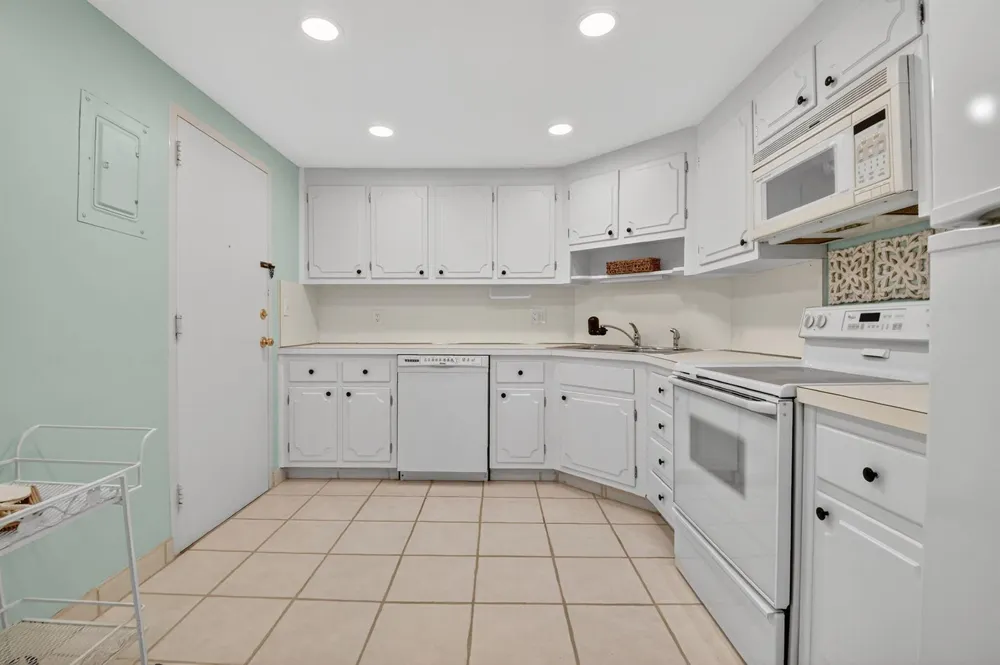 1000 LOWRY STREET #1F Delray Beach, FL 33483