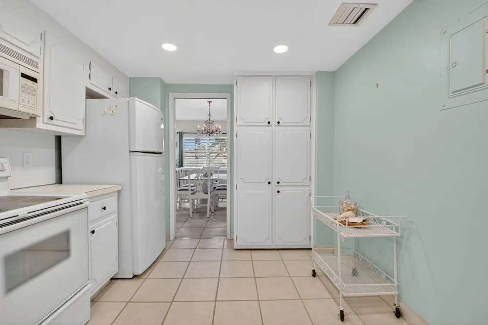 1000 LOWRY STREET #1F Delray Beach, FL 33483