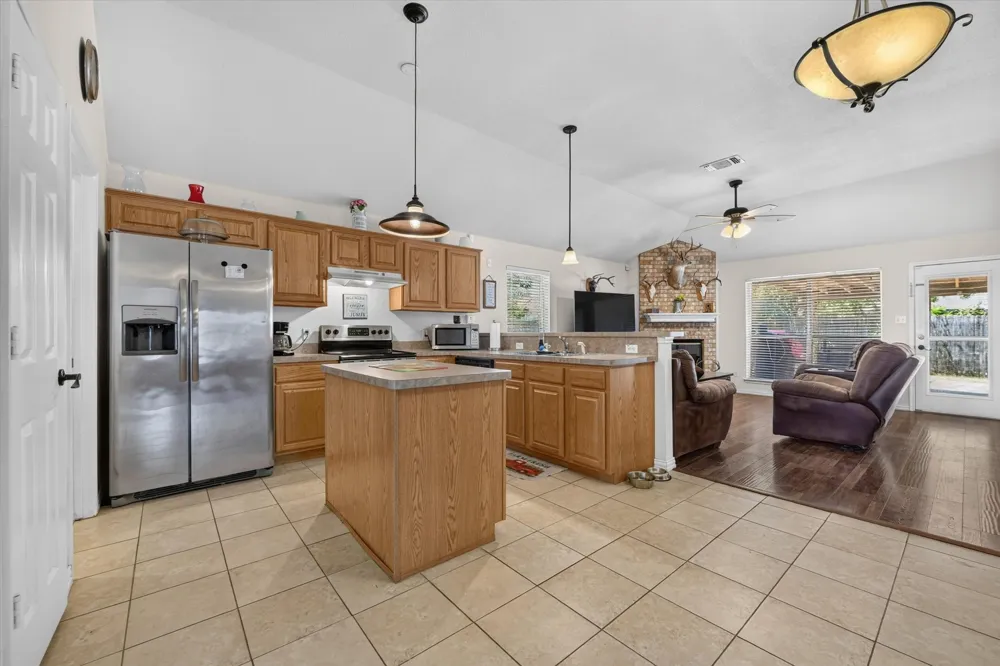 1144 Park Glen Crowley, TX 76036