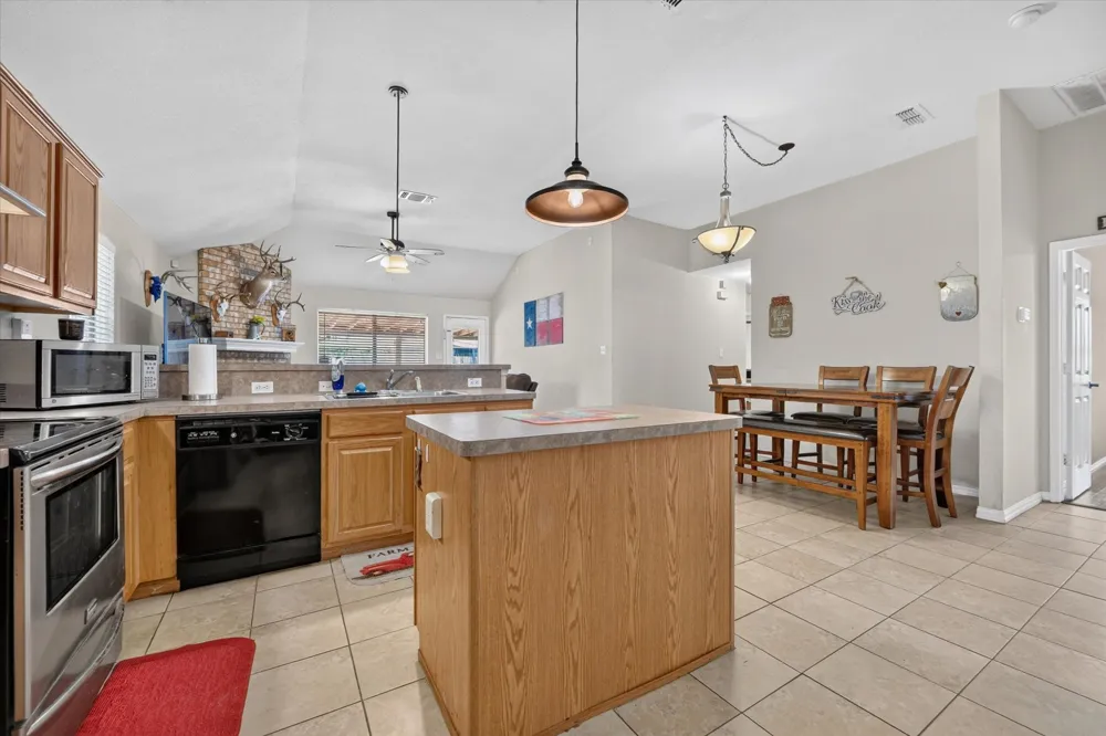 1144 Park Glen Crowley, TX 76036