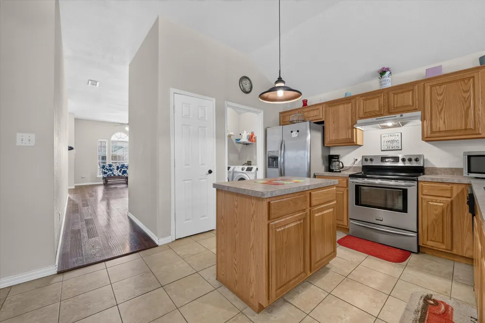 1144 Park Glen Crowley, TX 76036