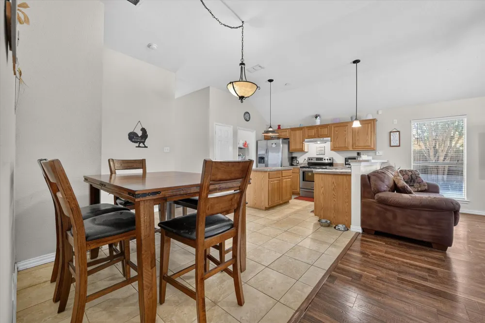 1144 Park Glen Crowley, TX 76036