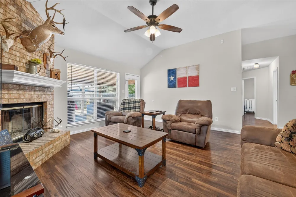 1144 Park Glen Crowley, TX 76036