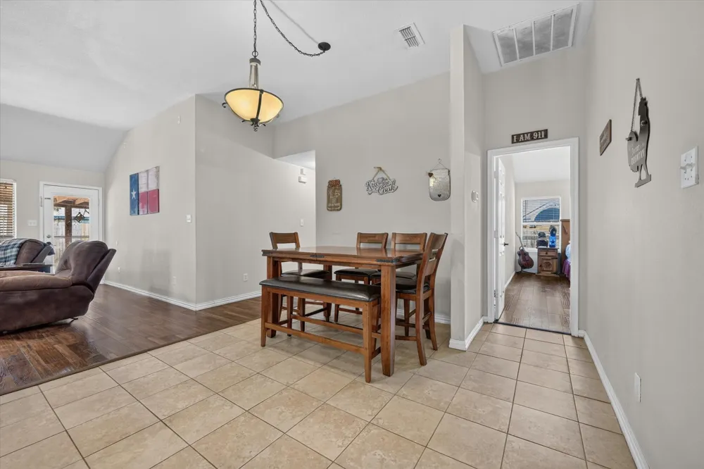 1144 Park Glen Crowley, TX 76036