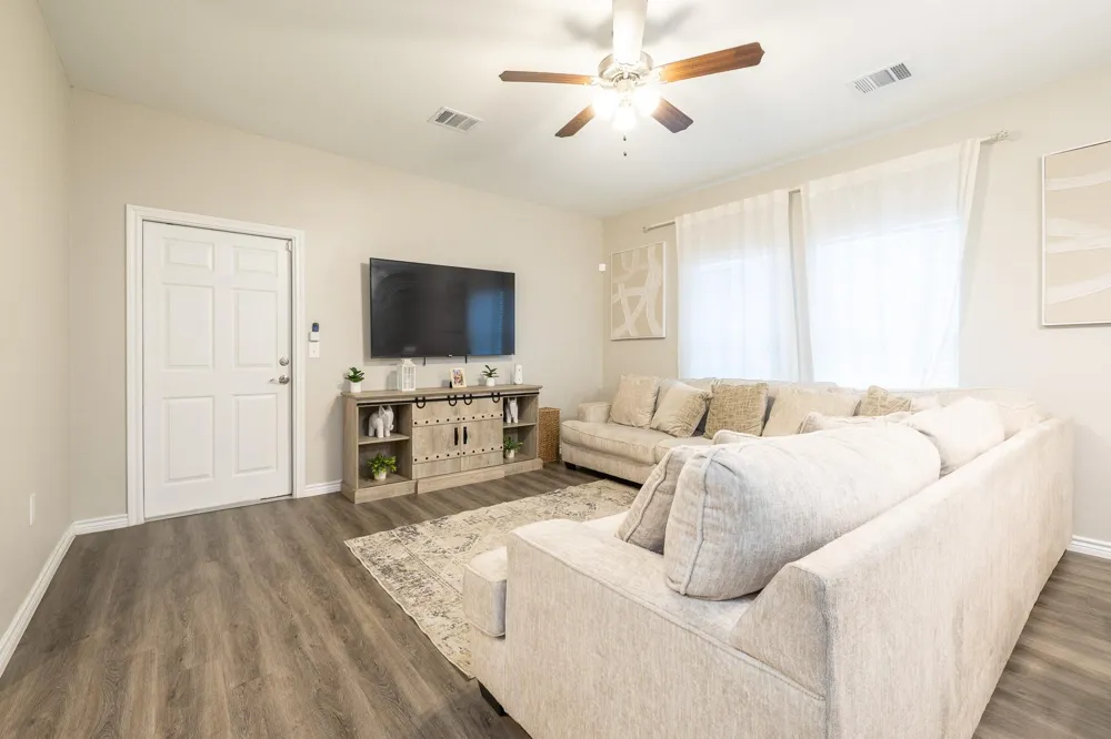 2011 Nottingham Street Pasadena, TX 77502
