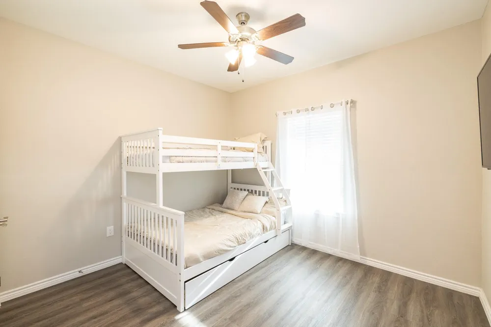 2011 Nottingham Street Pasadena, TX 77502