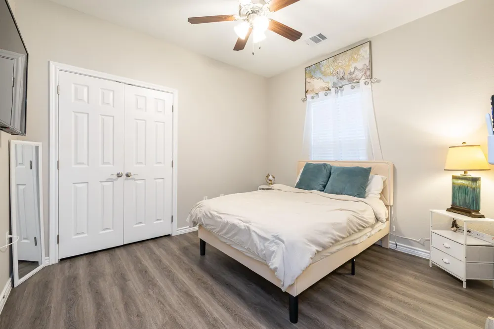 2011 Nottingham Street Pasadena, TX 77502