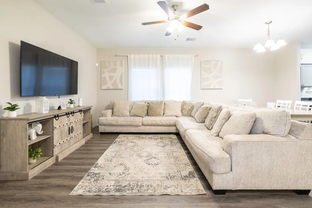2011 Nottingham Street Pasadena, TX 77502