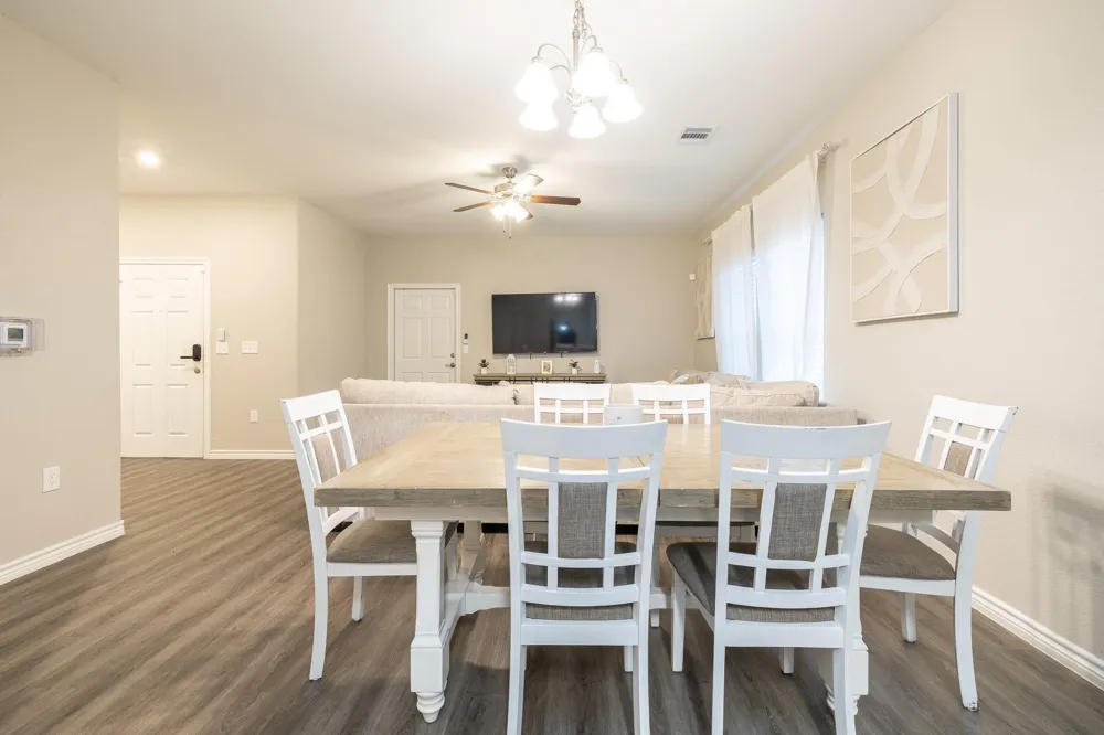 2011 Nottingham Street Pasadena, TX 77502