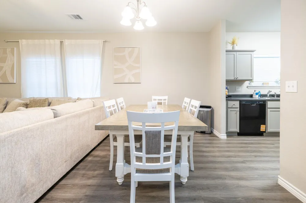 2011 Nottingham Street Pasadena, TX 77502