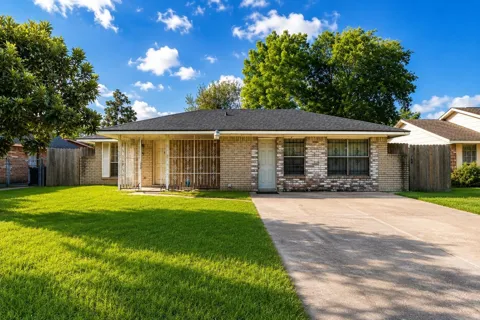 1219 Fallbrook Drive