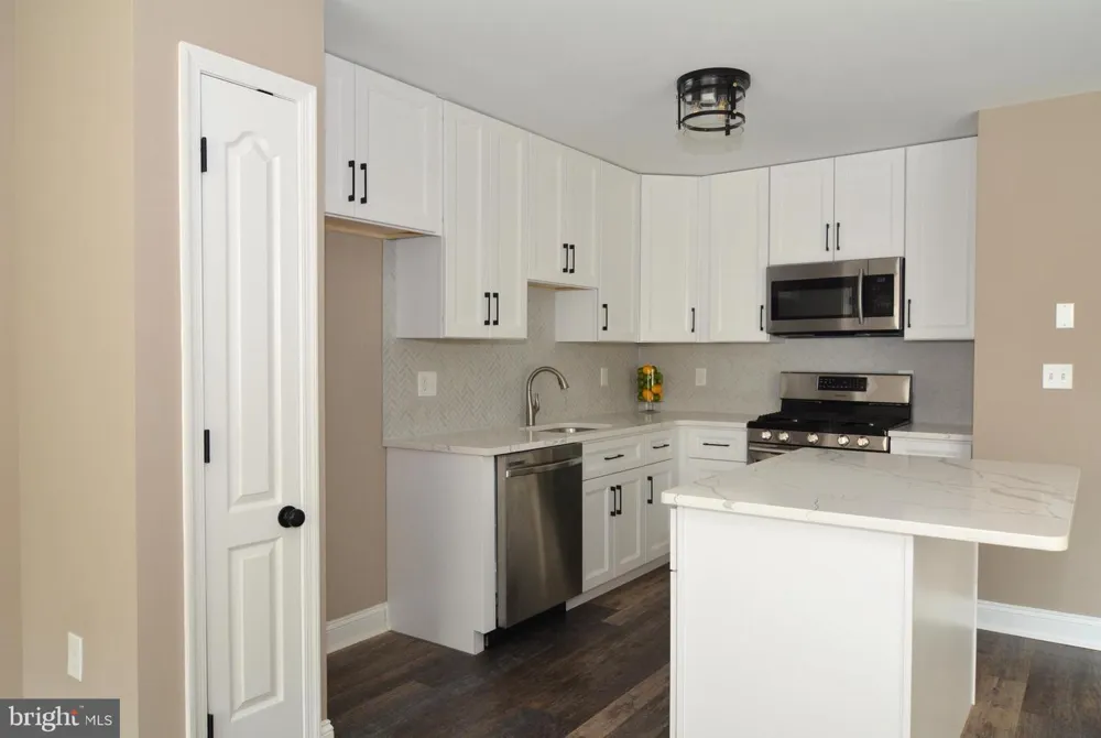1027 MOORE ROAD West Deptford, NJ 08086
