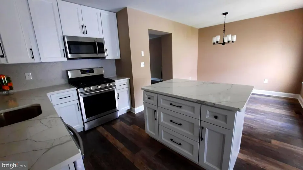 1027 MOORE ROAD West Deptford, NJ 08086