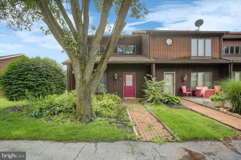 351 STONEGATE COURT