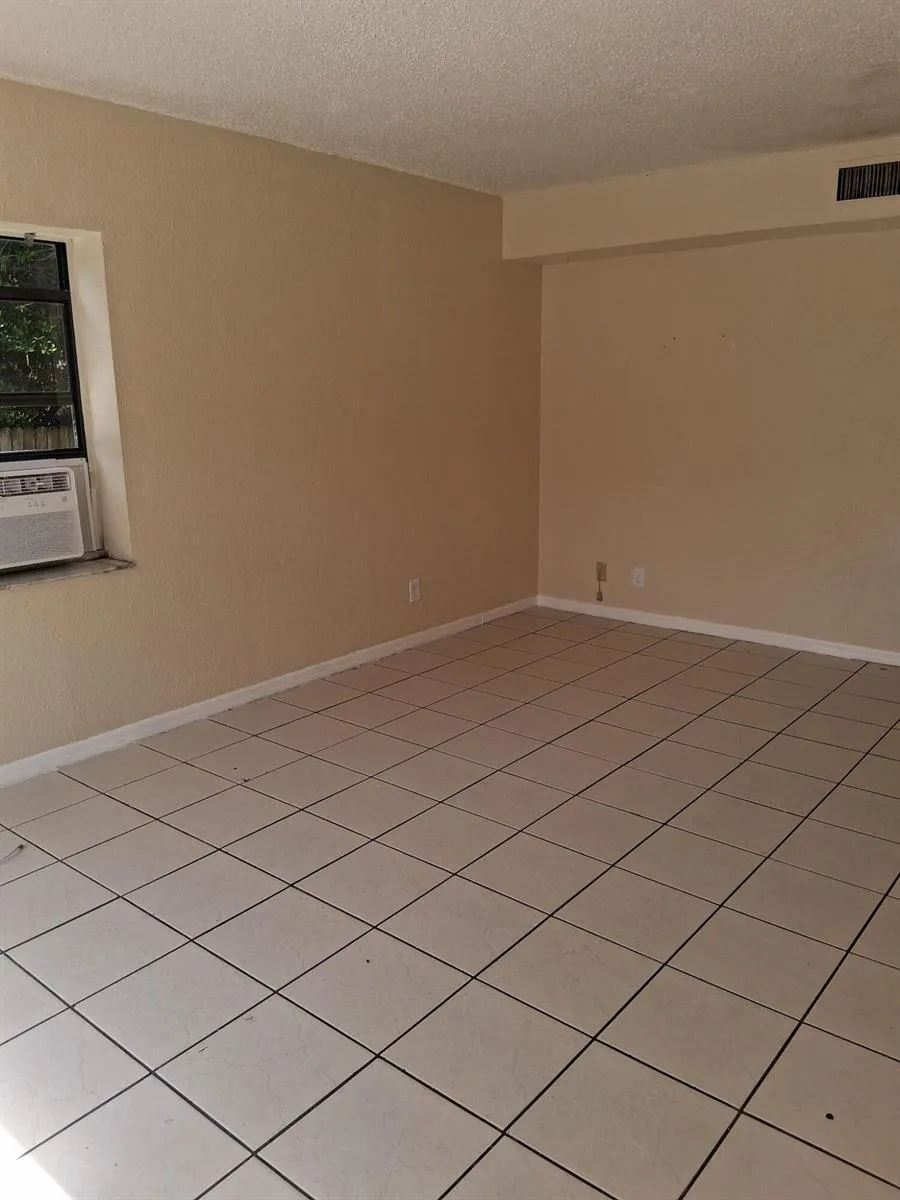 2901 AVENUE D Fort Pierce, FL 34947