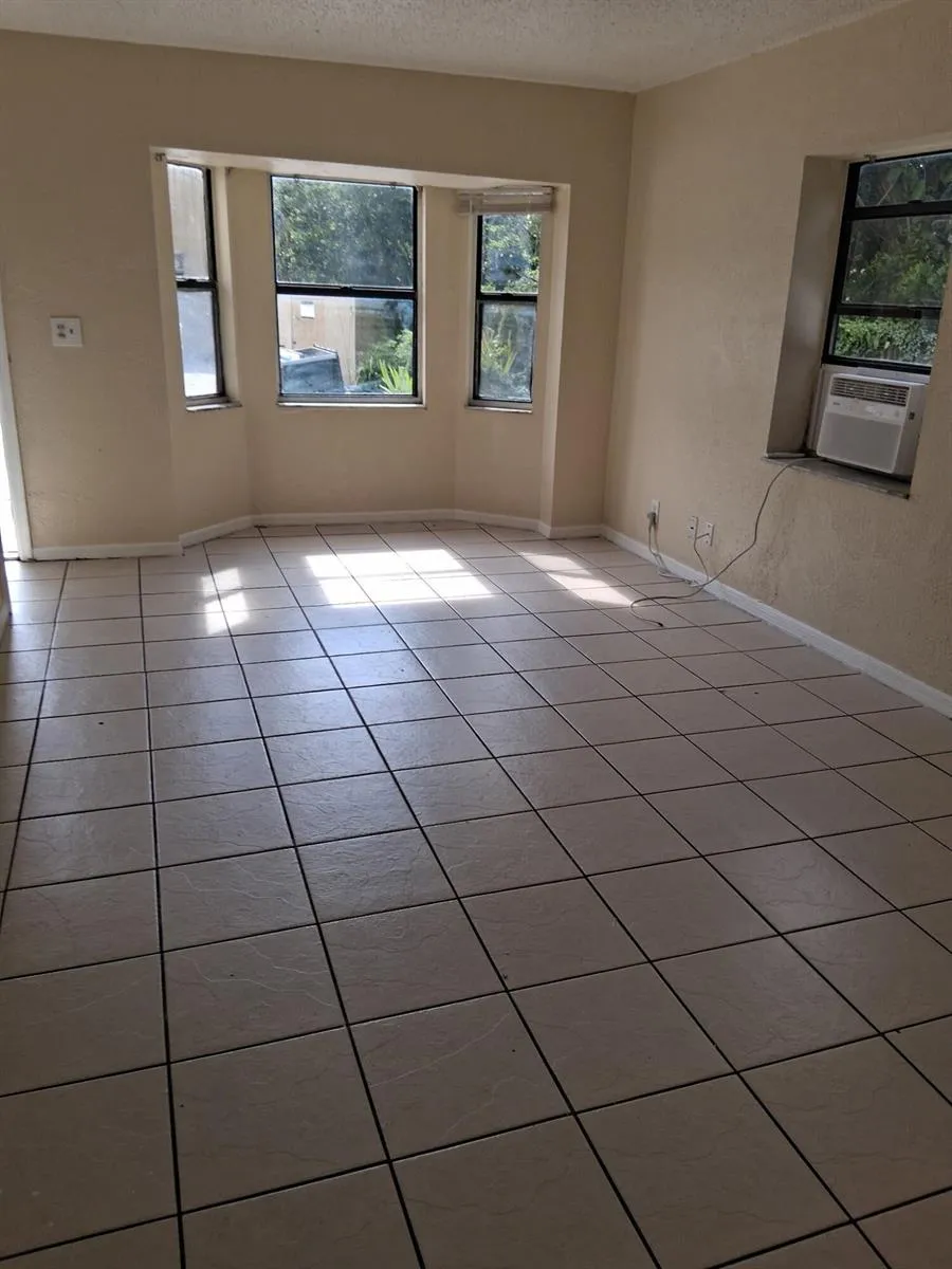 2901 AVENUE D Fort Pierce, FL 34947