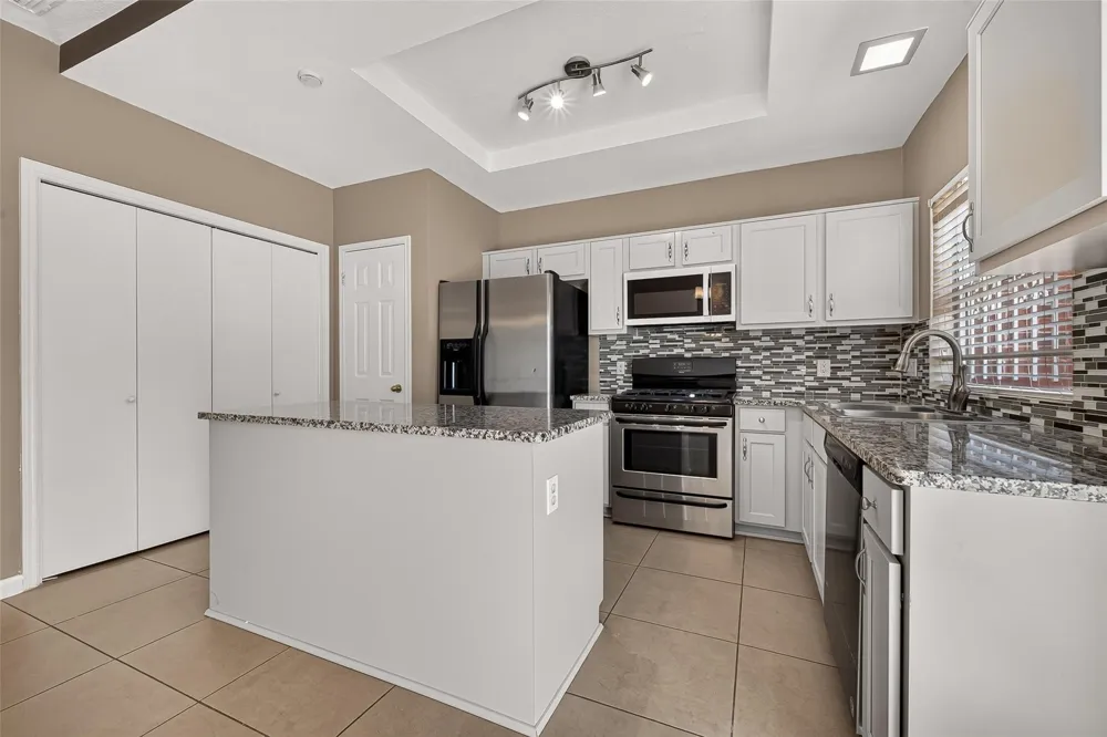 2930 Grants Lake Boulevard #2202 Sugar Land, TX 77479